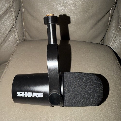 Shure MV7X Black XLR mic