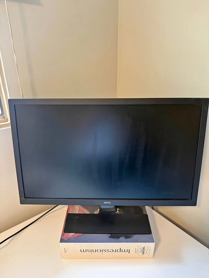 BenQ 24" Full HD Monitor – Great Condition