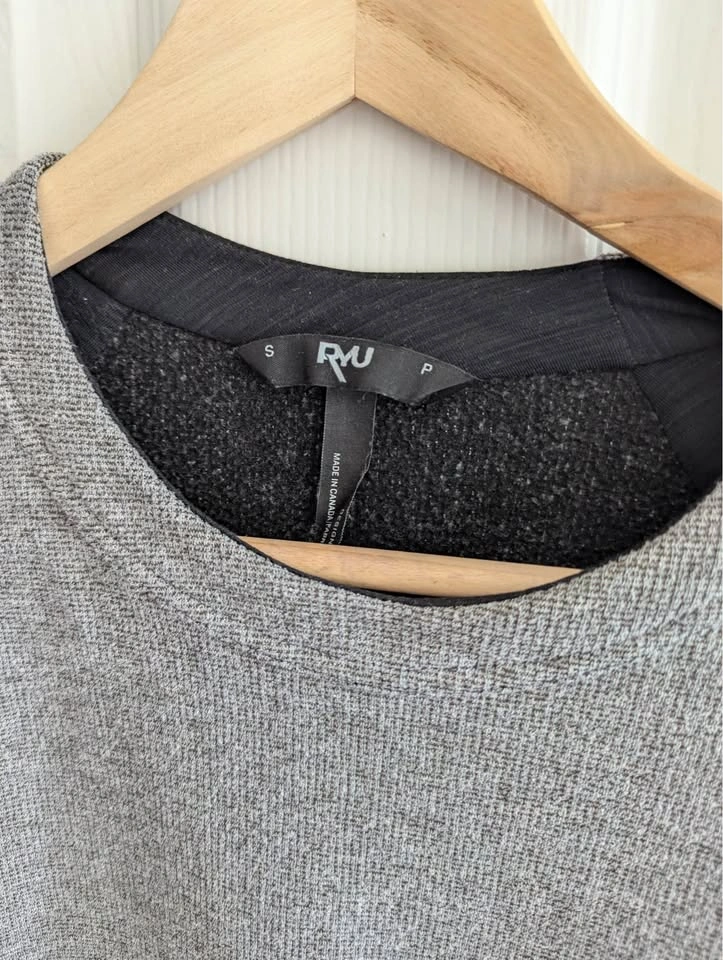 RYU Men’s S Crewneck Sweatshirt Men’s Small - photo 3