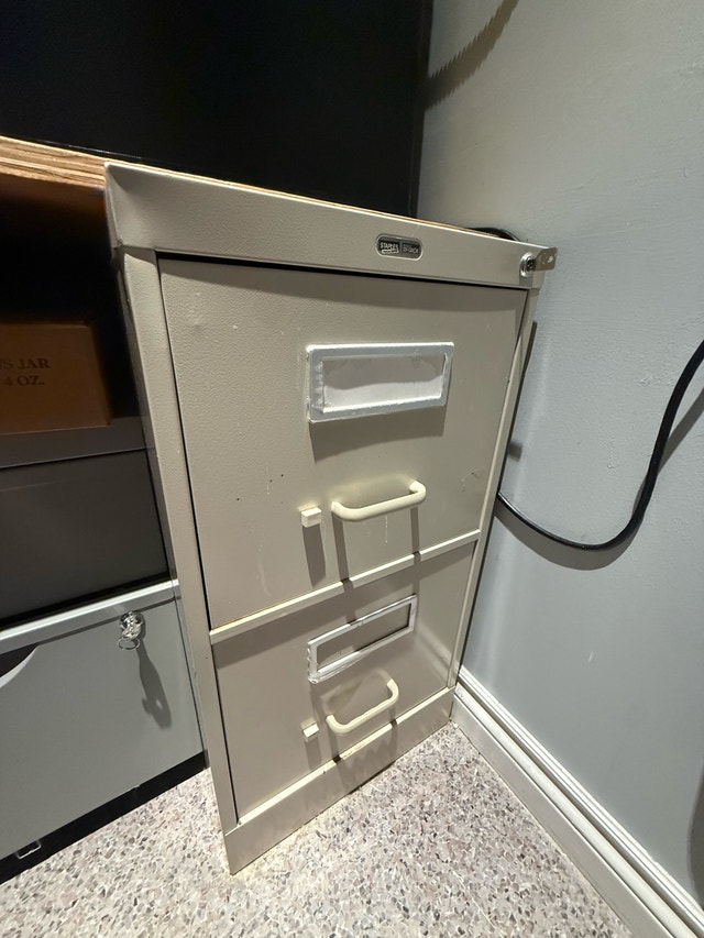 Twin set of Staples 2-Drawer Filing Cabinets - photo 2