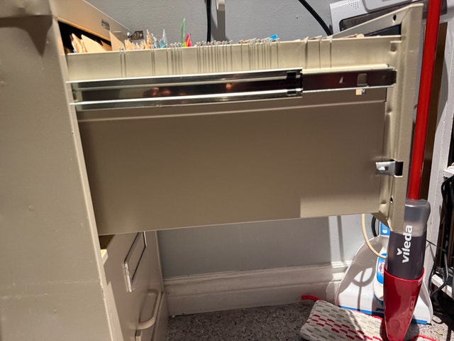 Twin set of Staples 2-Drawer Filing Cabinets - photo 4