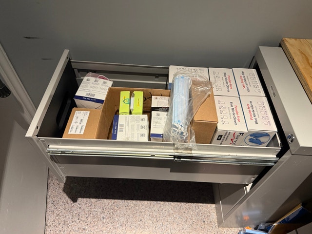 Twin set of Staples 2-Drawer Filing Cabinets - photo 5