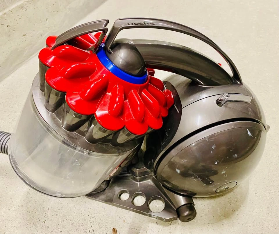 Dyson Ball Vacuum – Used, Good Condition - photo 2