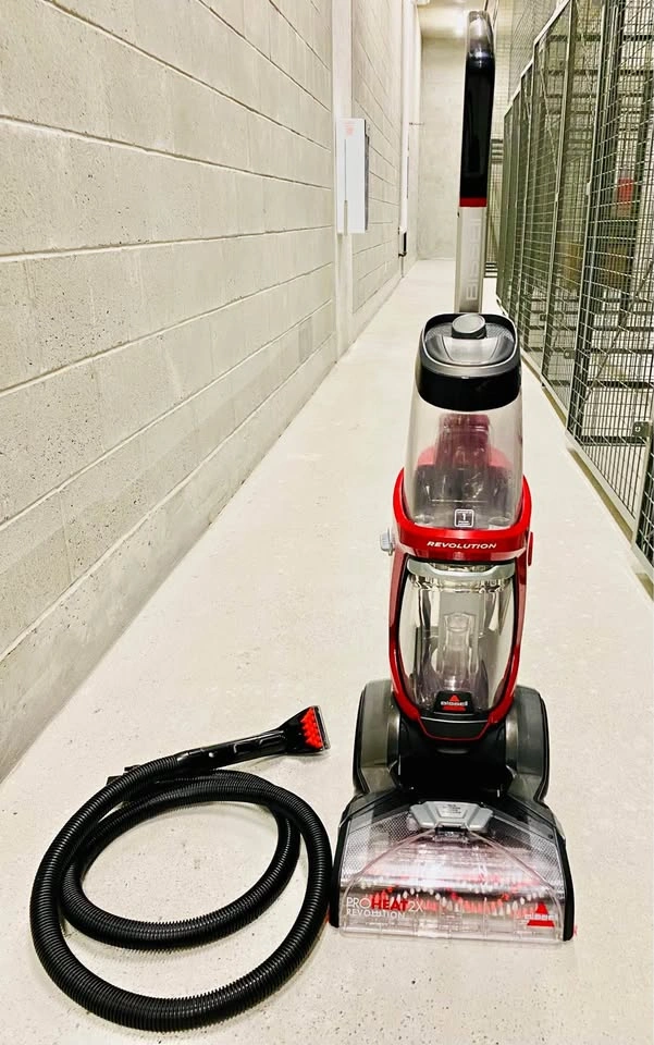 Bissell ProHeat 2X Revolution — Like New, Complete Set