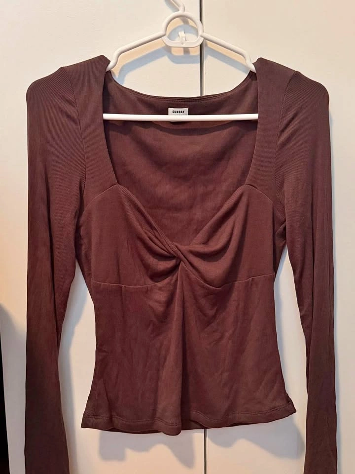 Aritzia Sunday best long sleeve