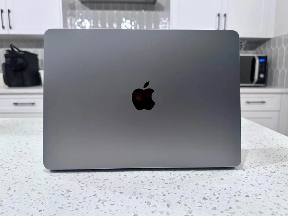 MacBook Air M2 - photo 2