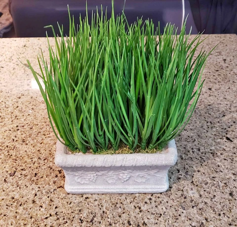 Decorative Potted Faux Grass