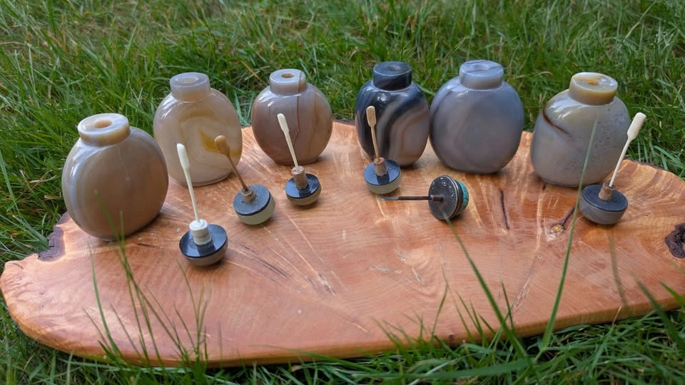 Hollowed Agate Stone Snuff Bottles - Lot of 6 - photo 3