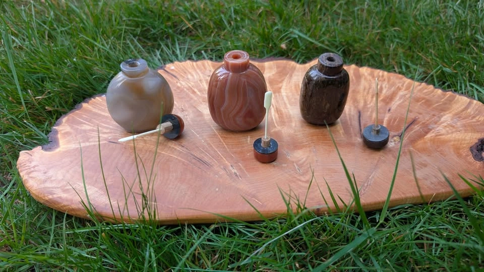 Hollowed Stone Snuff Bottles - LOT 4 (Natural Ore & Banded Ag - photo 3
