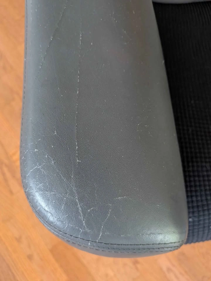 Gray Leather Armchair - photo 4