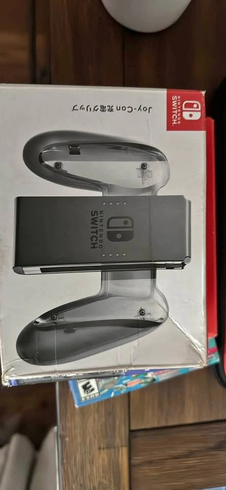 Nintendo Switch charging joycon