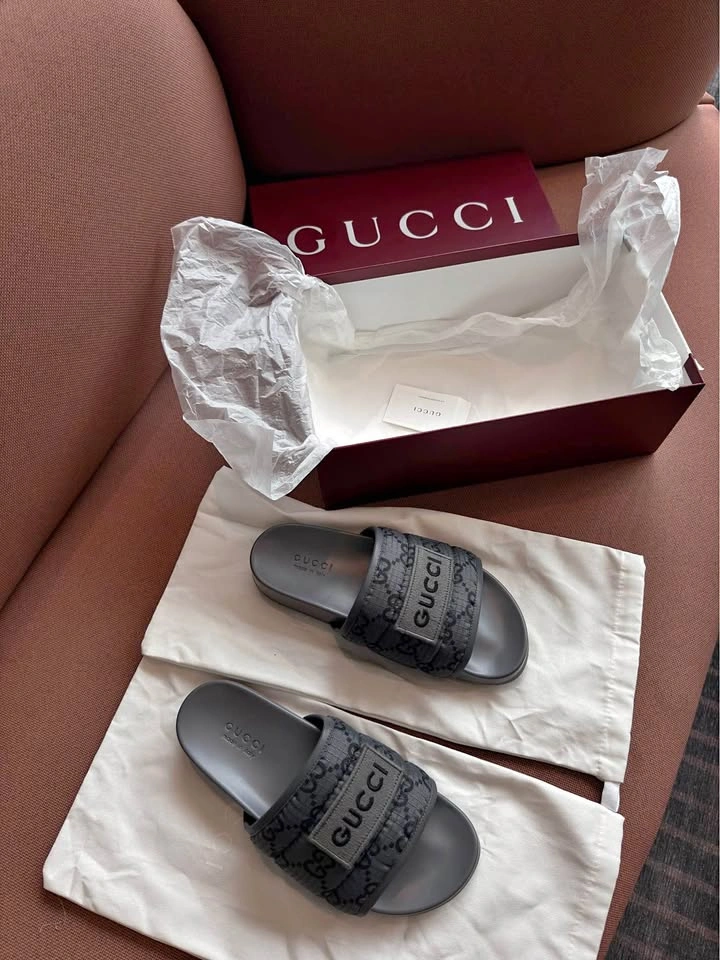 Gucci GG Monogram Grey Slide Size 9.5/43 - Authentic - Mint Cond