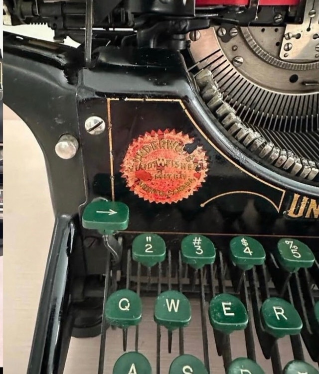 Antique Underwood 1926 Model Typewriter - photo 3