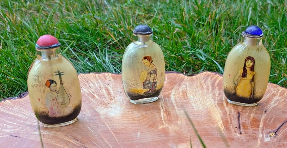Inside/Reverse/Hand-Painted Glass Snuff Bottles (3 Pieces)