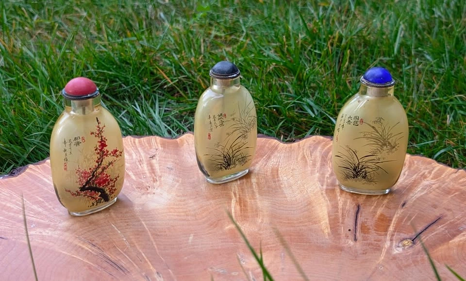 Inside/Reverse/Hand-Painted Glass Snuff Bottles (3 Pieces) - photo 2