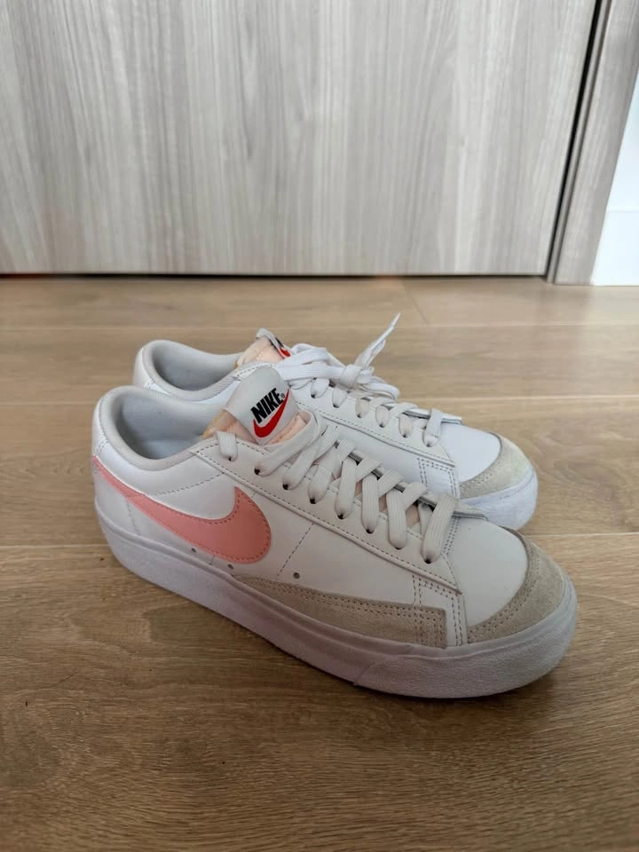 Nike Blazer Low Platform Sneakers White Pink - Size 7.5 - photo 2