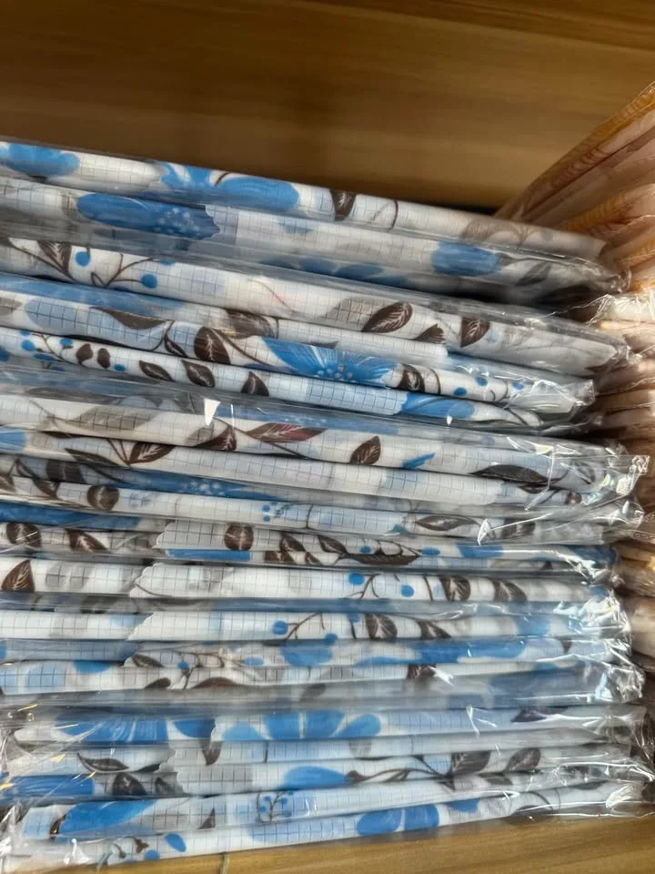 Table plastic mats two sizes small & large image indicator(4)