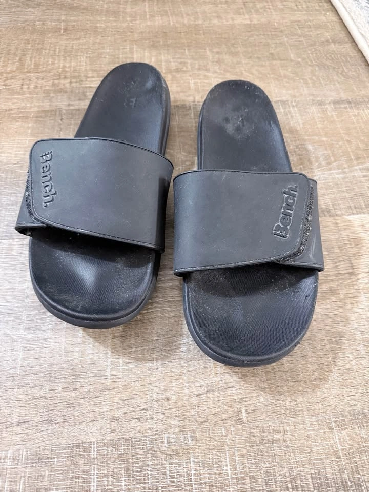 Moving Sale: Women's Size 7 and Men's Size 10 Shoes - photo 4
