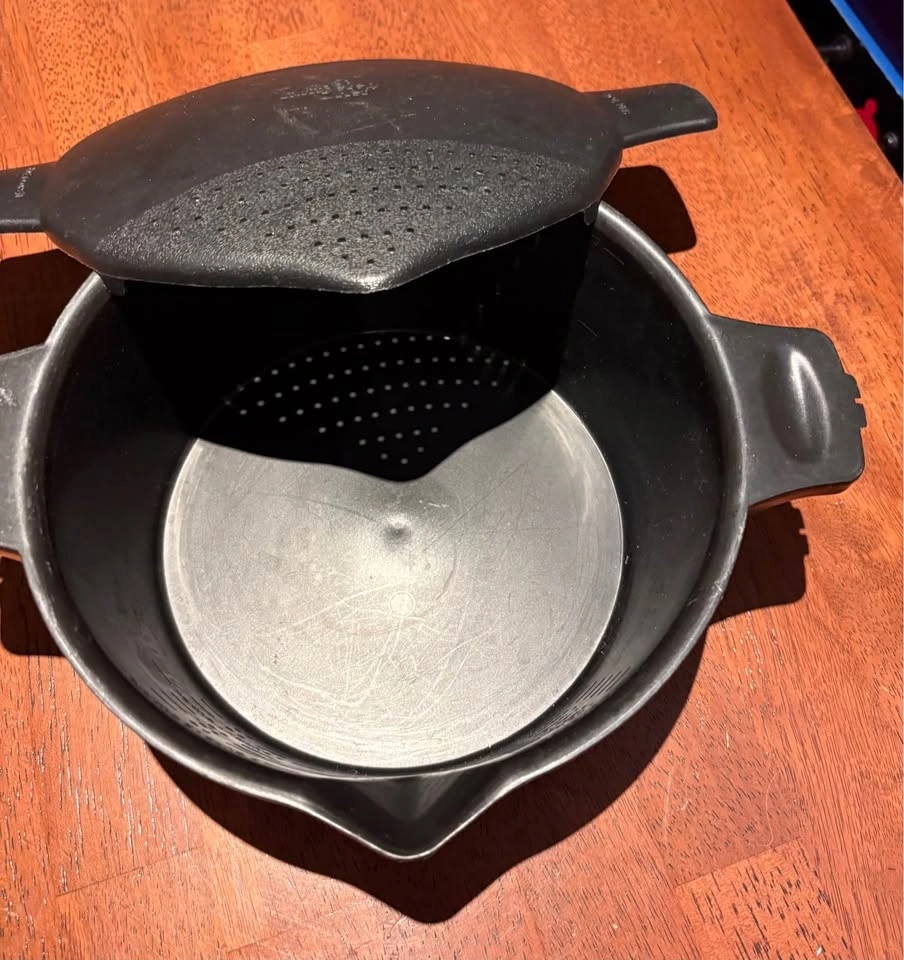 Pampered Chef Microwave Steam Cooker - photo 2