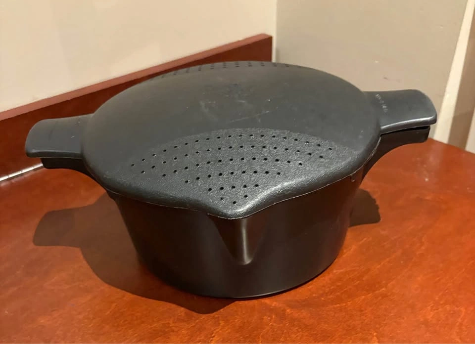 Pampered Chef Microwave Steam Cooker - photo 3