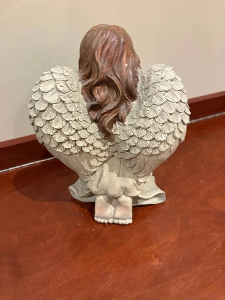 Kneeling Angel Figurine with Bird - photo 2