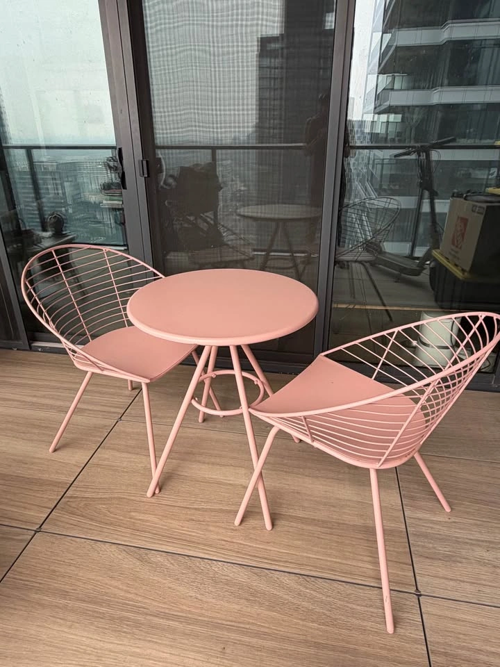 Pink Metal Bistro Patio Set – 2 Chairs + Table - photo 2