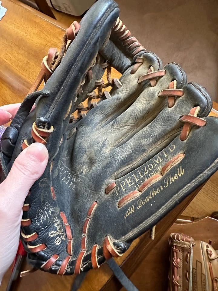 Softball and Baseball Equipment - photo 2