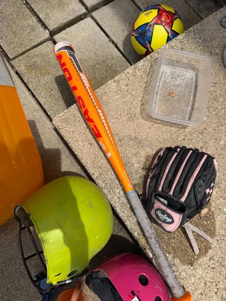 Softball and Baseball Equipment - photo 4