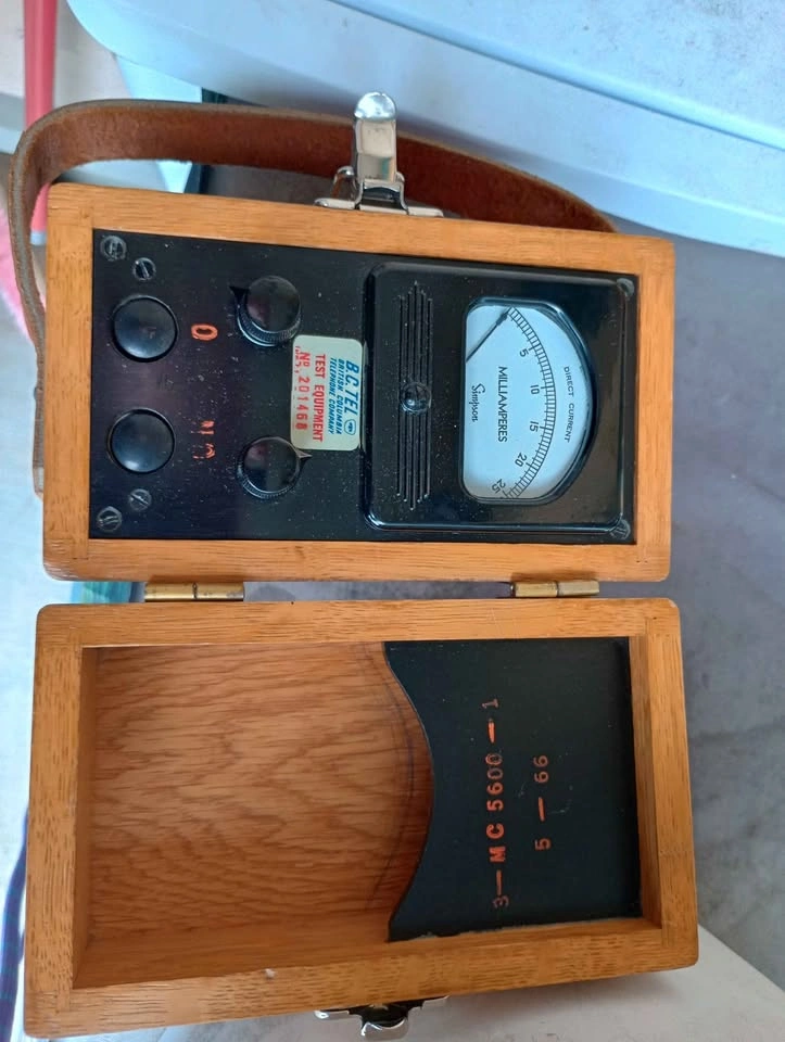 Vintage BCTel Test Box - photo 2