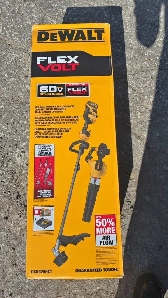 DEWALT 60V 17 in. String Trimmer and Leaf Blower Combo Kit