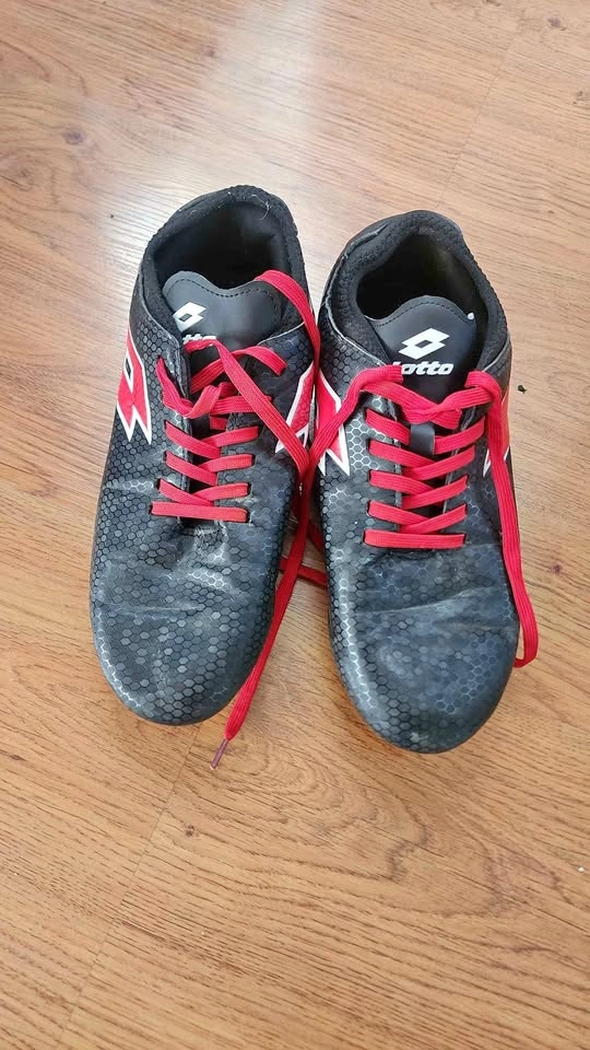 Lotto Storm Soccer Cleats Black Red US 11