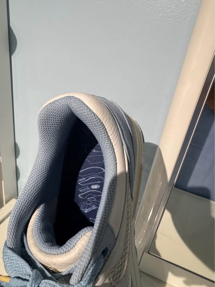 White and blue used nike shoes size 10 - photo 3