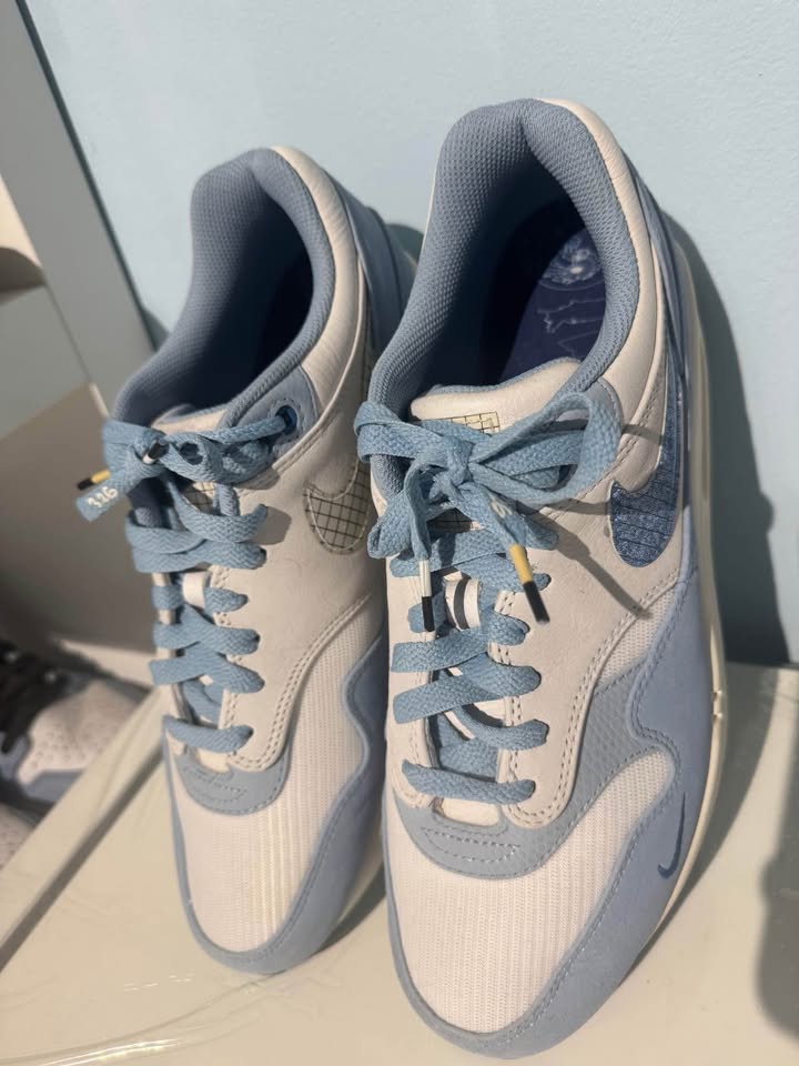 White and blue used nike shoes size 10 - photo 4