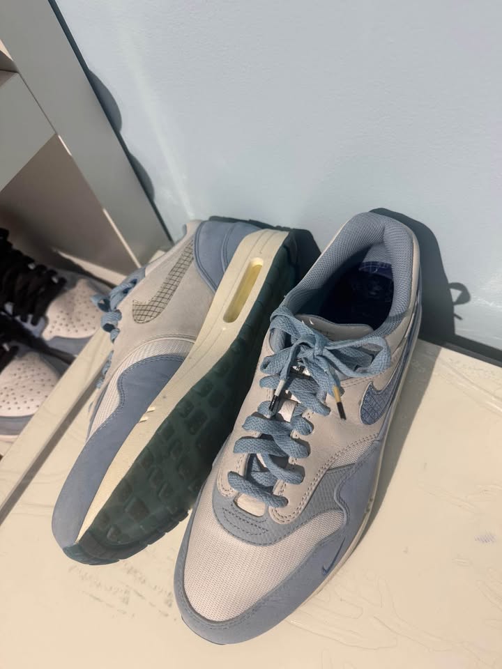 White and blue used nike shoes size 10 - photo 5