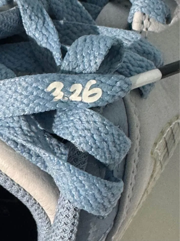 White and blue used nike shoes size 10 image indicator(10)