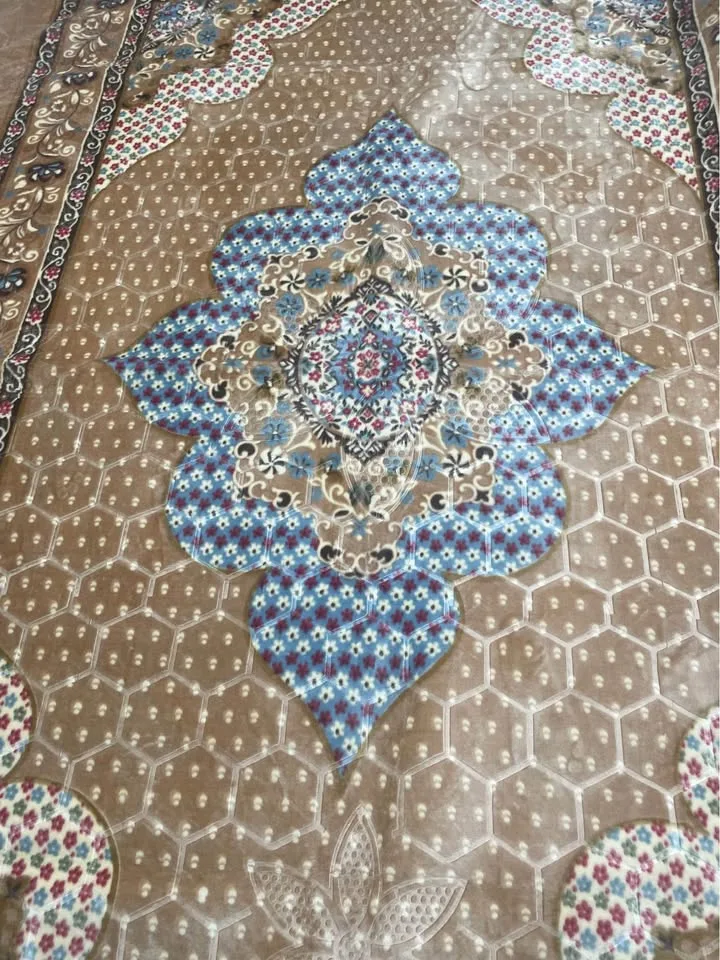 Brand new machine washable carpet size 7 x 10 beige colour image indicator(5)