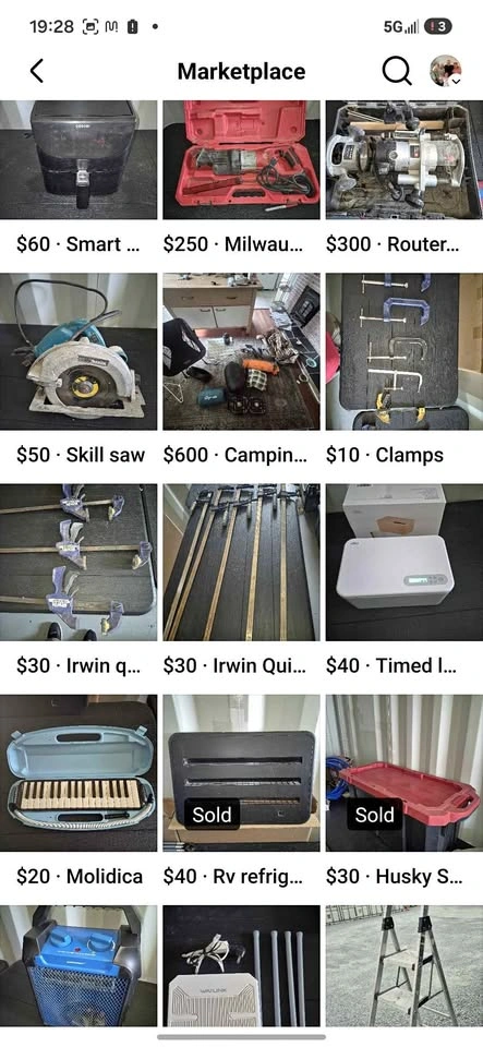 Moving sale