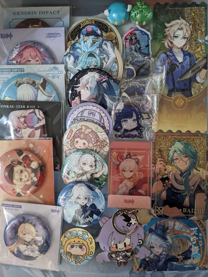 Genshin and honkai merch (pins) - photo 2