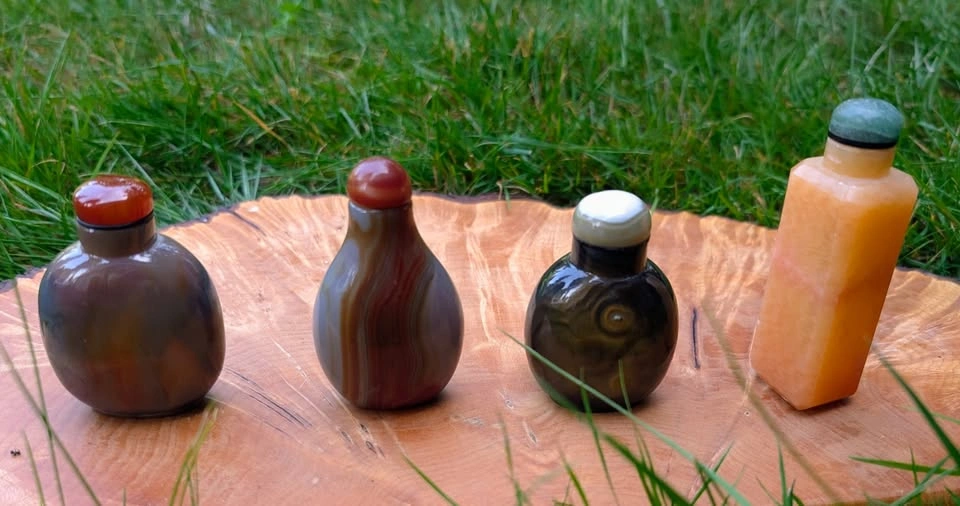 Natural Stone Snuff Bottles (Banded Agate & Jadeite) - photo 2