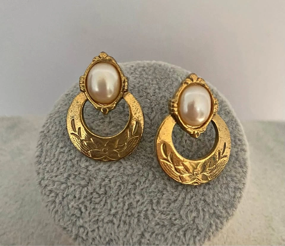 1925 Brand Vintage Gold Tone Faux Pearl Door Knocker Earrings