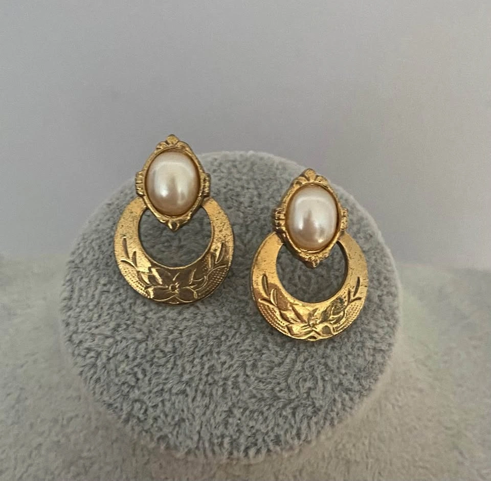 1925 Brand Vintage Gold Tone Faux Pearl Door Knocker Earrings - photo 3