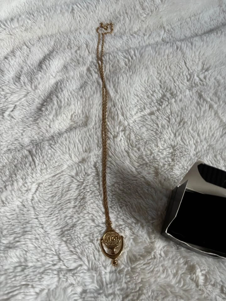 Vintage Avon Gold-Tone Door Knocker Necklace - photo 3