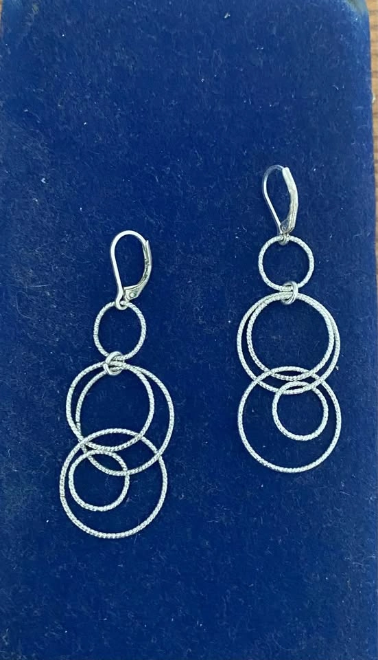 Silver-Tone Textured Interlocking Circle Drop Earrings - photo 2