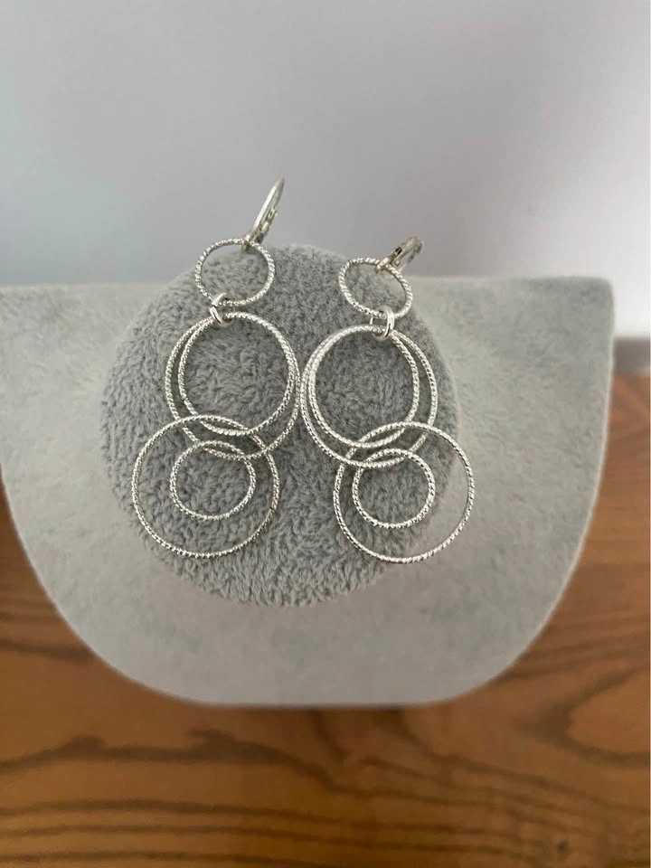 Silver-Tone Textured Interlocking Circle Drop Earrings - photo 3
