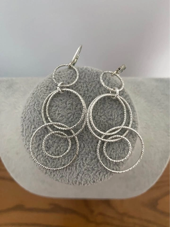 Silver-Tone Textured Interlocking Circle Drop Earrings - photo 4