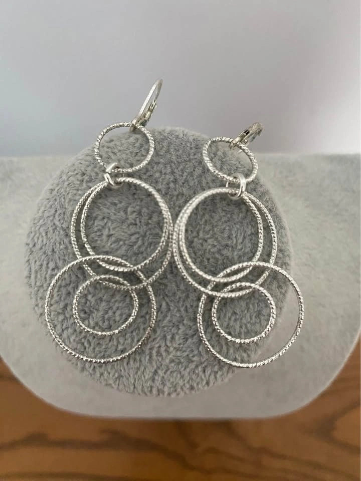 Silver-Tone Textured Interlocking Circle Drop Earrings - photo 5