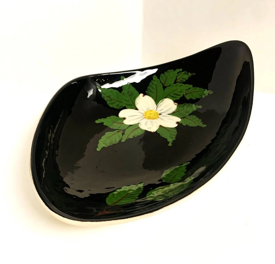 Herta Dogwood dish - SIGNED - photo 2