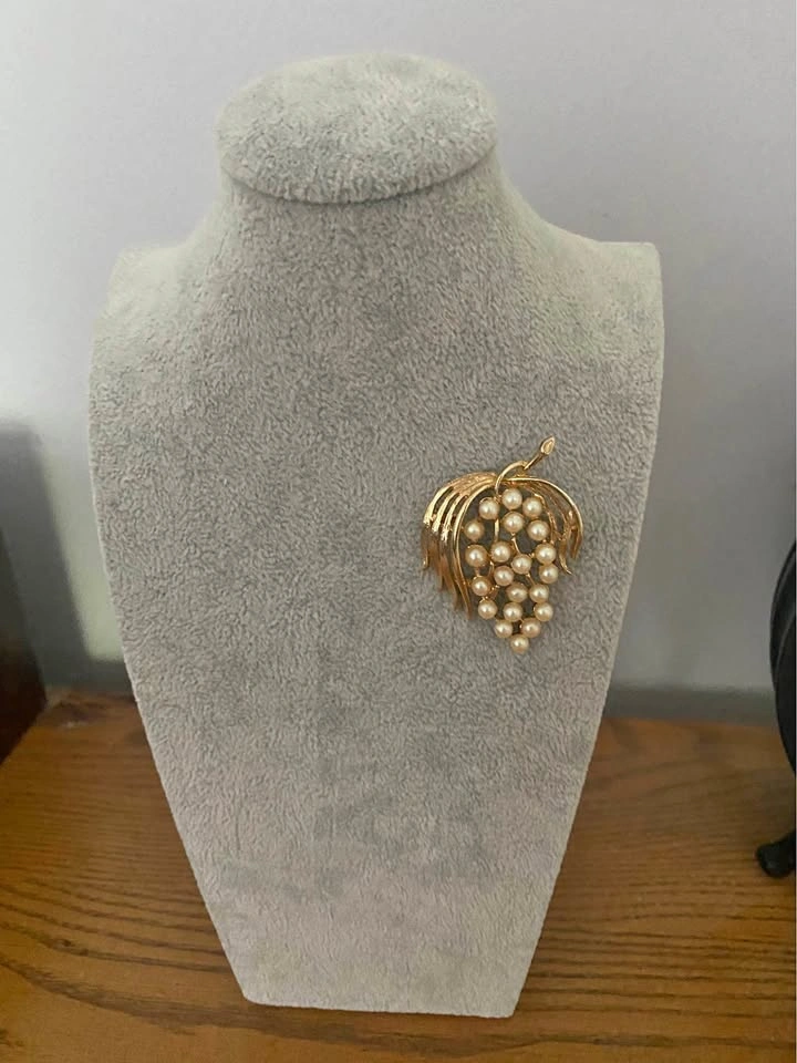 Vintage Gold-Tone Grape Cluster Brooch with Faux Pearls