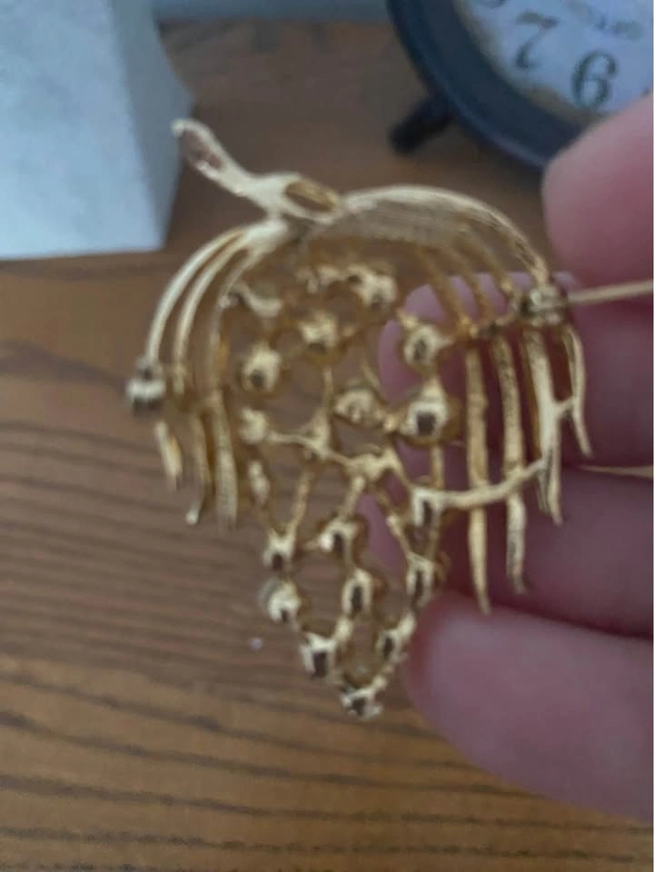 Vintage Gold-Tone Grape Cluster Brooch with Faux Pearls - photo 3
