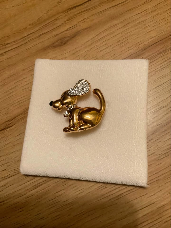 Small Gold dog Brooch